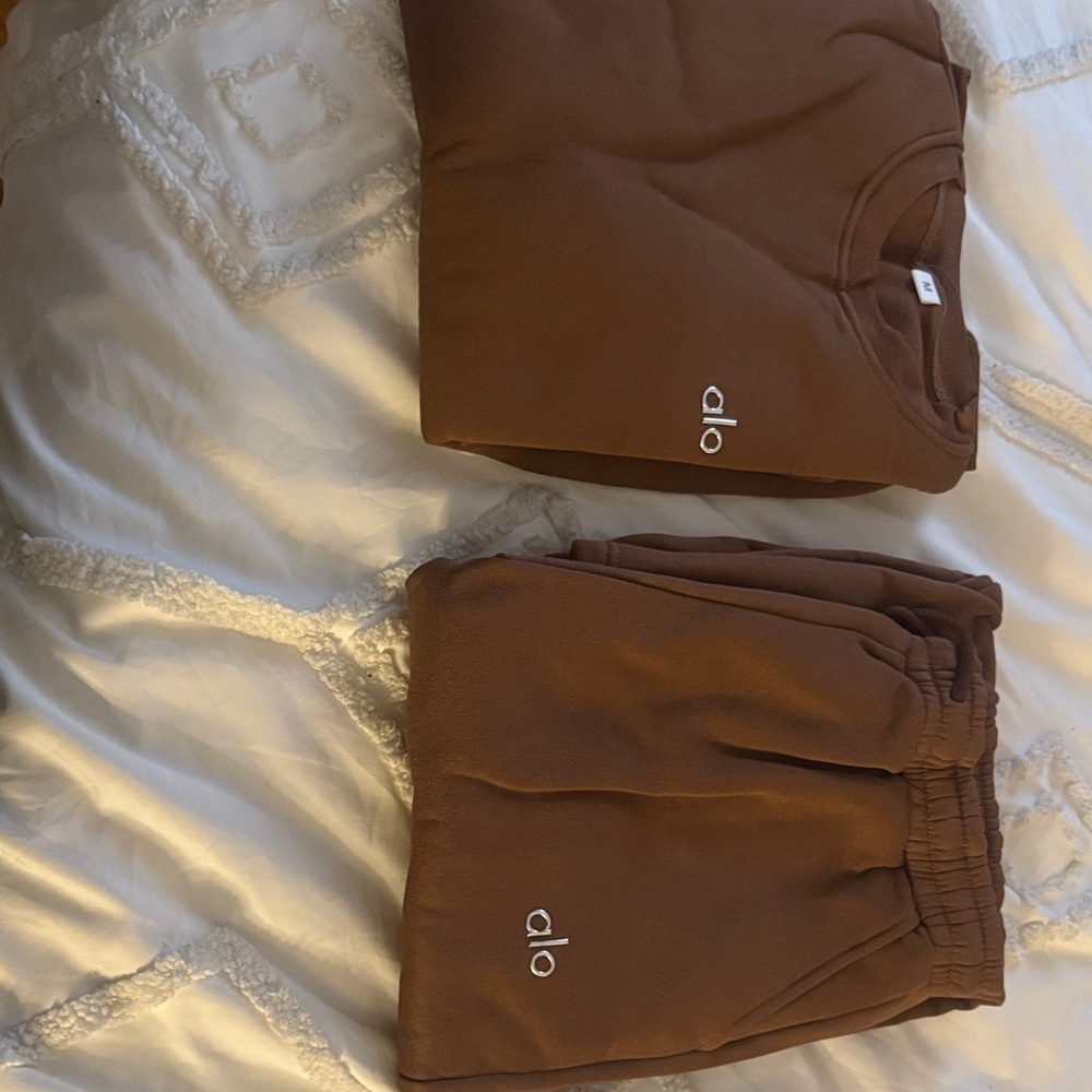 ALO Polyester Chocolate Brown Lounge Set